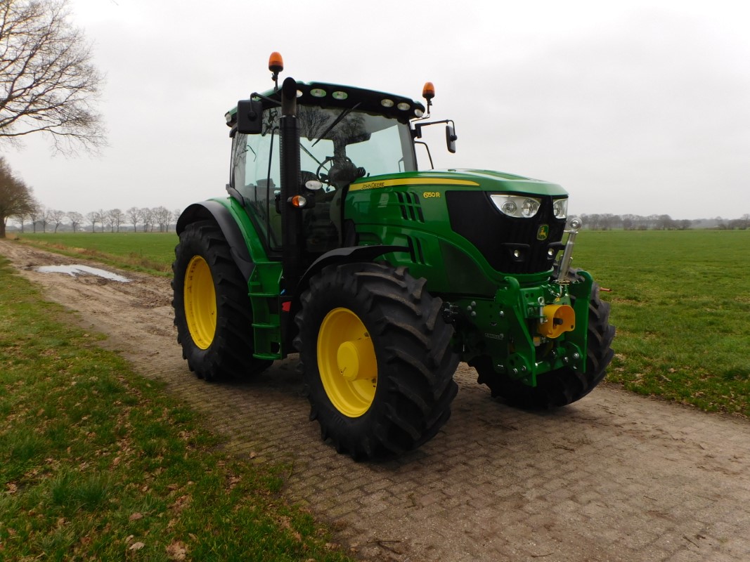 John Deere 6150R