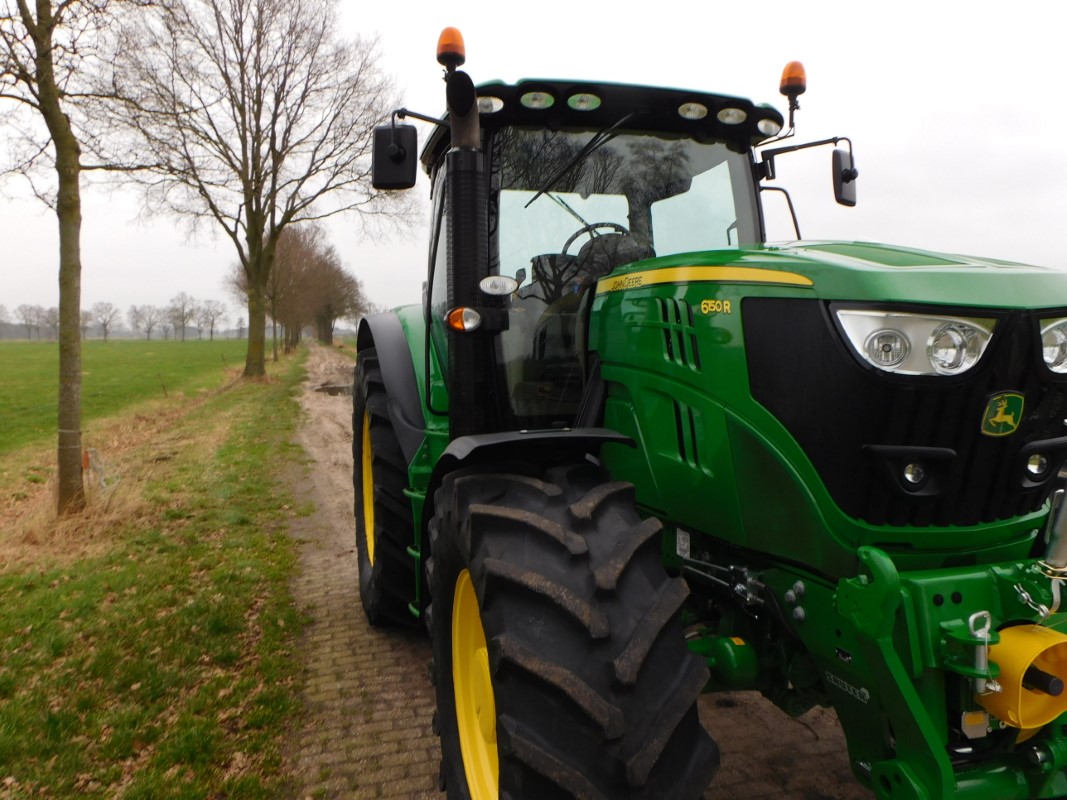 John Deere 6150R