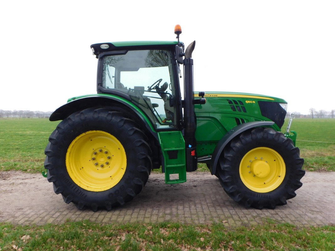 John Deere 6150R