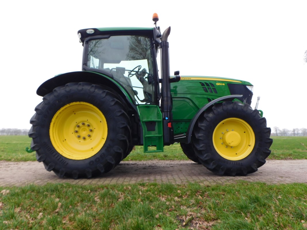 John Deere 6150R