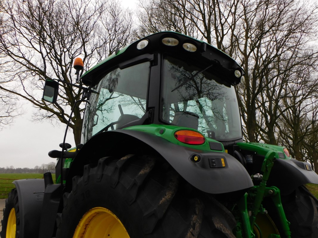 John Deere 6150R