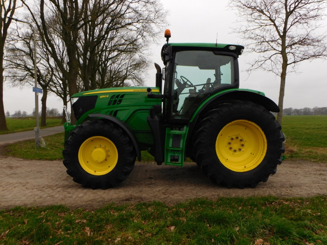 John Deere 6150R