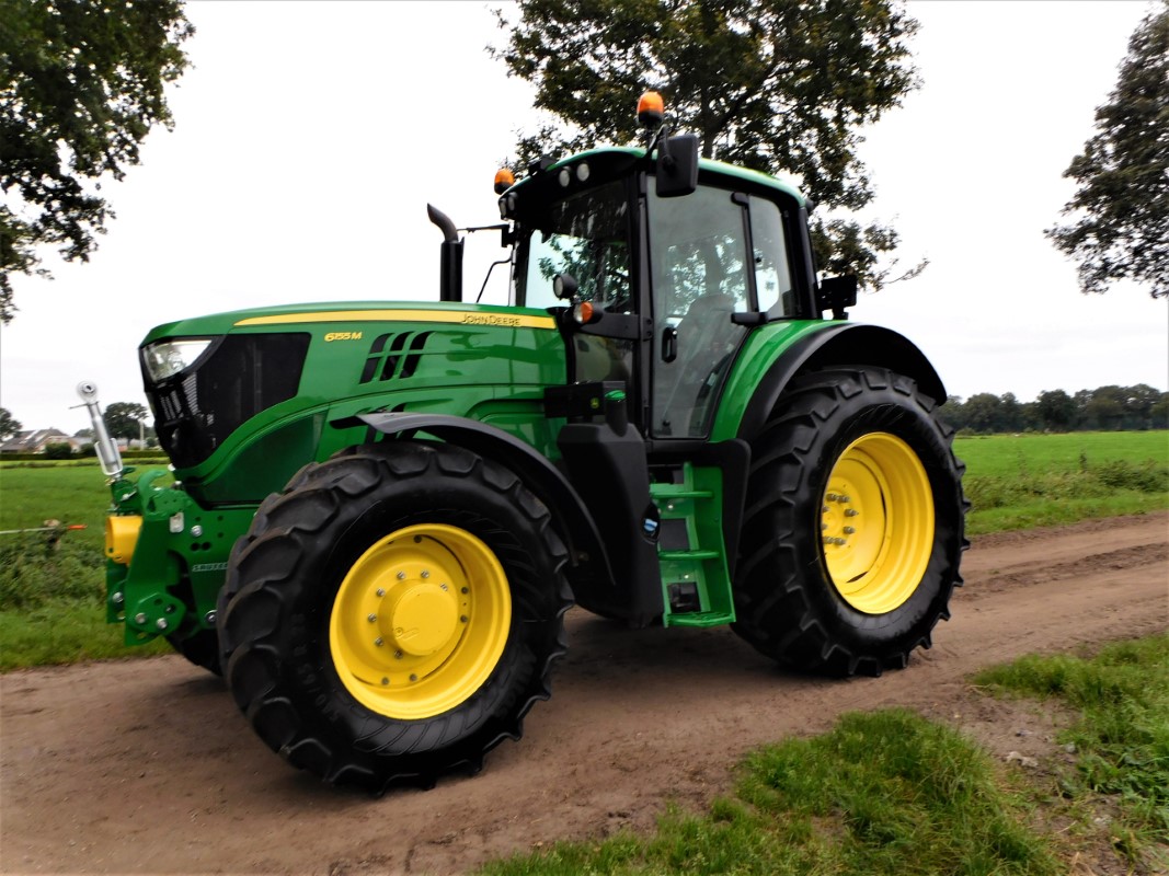 John Deere 6155M