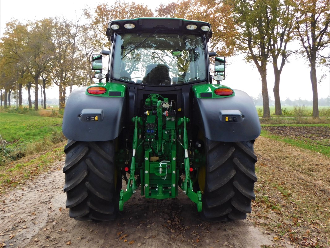 John Deere 6145R