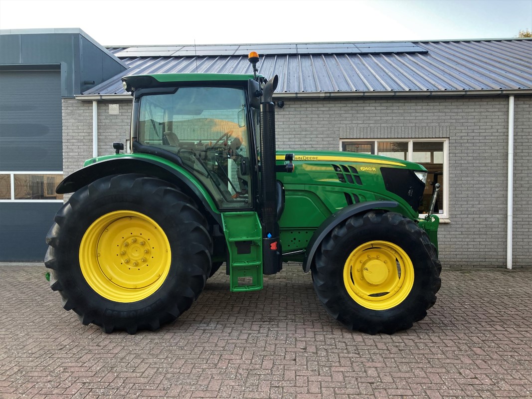 John Deere 6140R